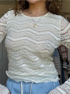 Cream Lace Wave-Pattern Long Sleeve Blouse